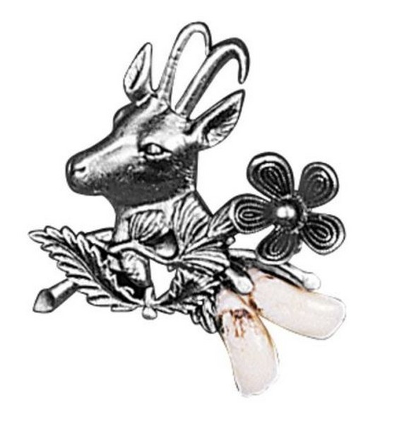 Spilla di metallo con animale. Caccia e pesca. Cacciatore. Pescatore. 2662