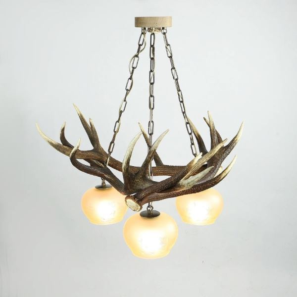 Lampadario con vere corna di cervo. Luci: 3xE27 M: 75x75x80cm 151506