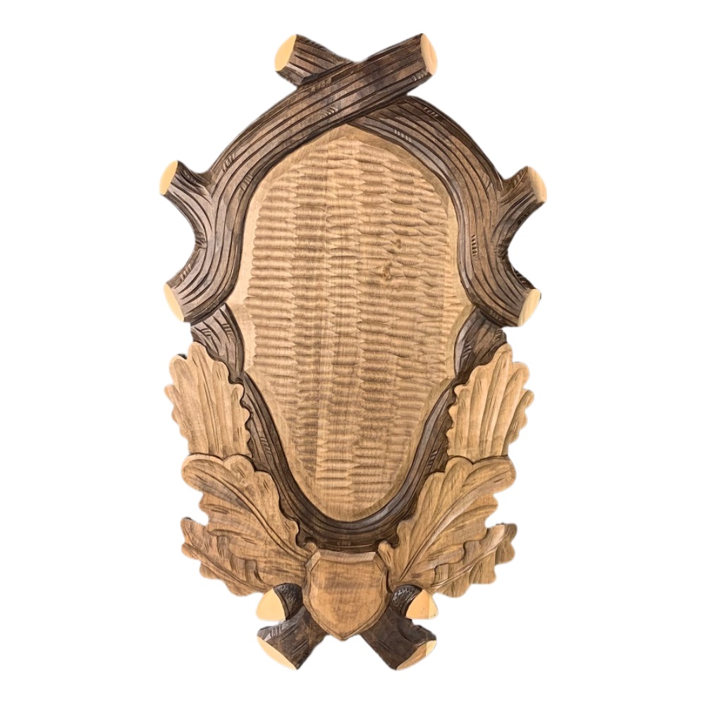 Trophäenschild für hirsch aus holz. Brett. Geweih. Stangen. 65x37cm 231002