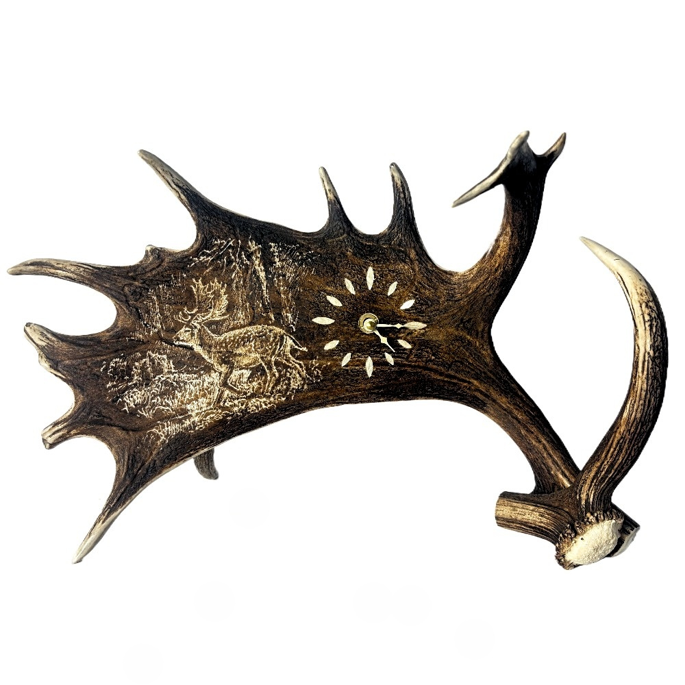 Handdekorierte Damhirschhornuhr. Stangen. Dekoration. Kamin. 172201H34