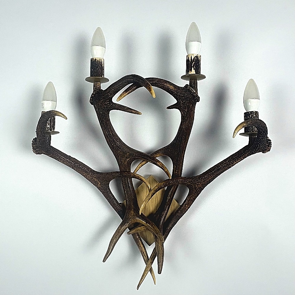 Applique, lampada da parete con vero corno di cervo. 4xE14 65x65cm 153404