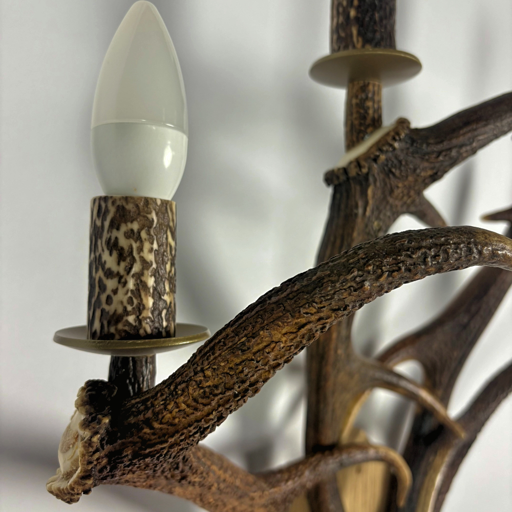 Applique, lampada da parete con vero corno di cervo. 4xE14 65x65cm 153404