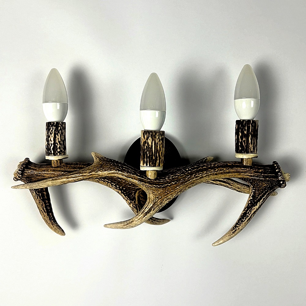 Applique, lampada da parete con vero corno di cervo sika. 3xE14 17x48cm 153412